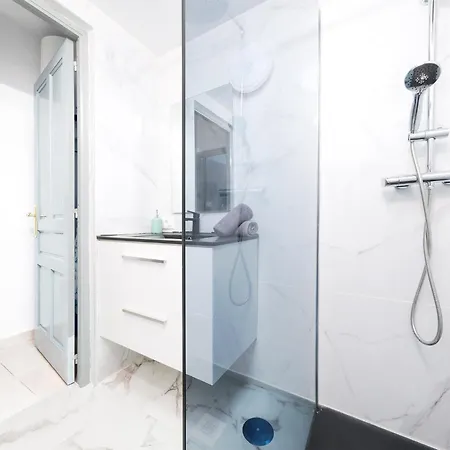 Happy - Shared Pool And Near The By Lanzarote * プエルト・デル・カルメン