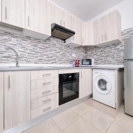 Happy - Shared Pool And Near The By Lanzarote プエルト・デル・カルメン